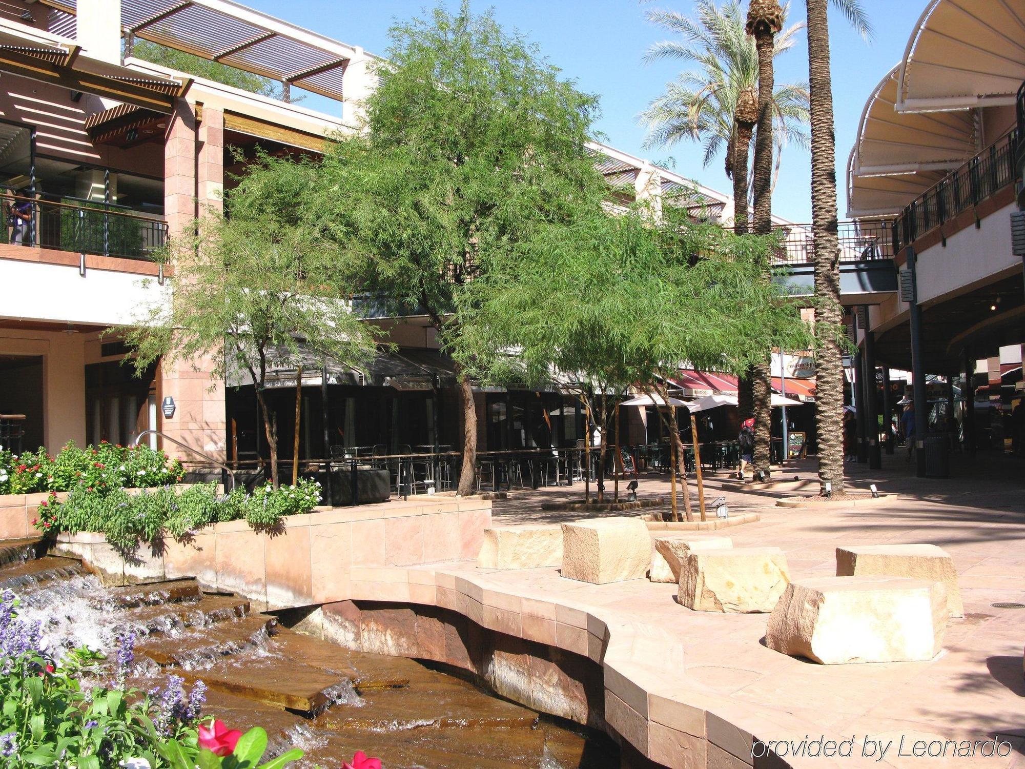 Hampton Inn Phoenix - Biltmore Eksteriør bilde